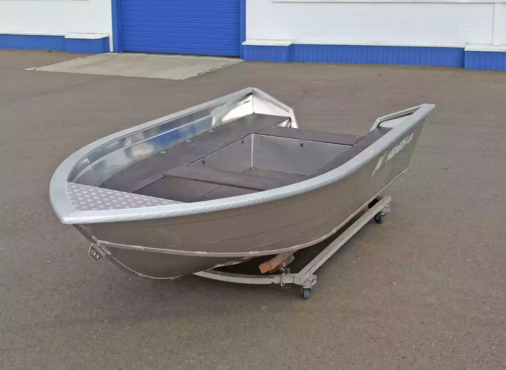 Алюминиевая лодка  Неман-420 в Волжском