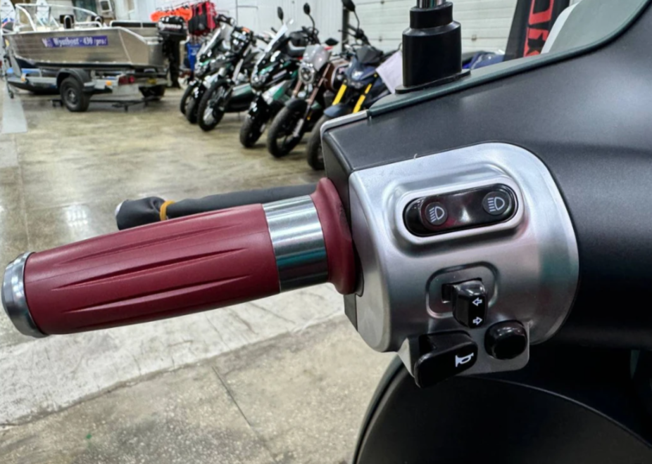 Скутер PROMAX Miami 240 (49) в Волжском