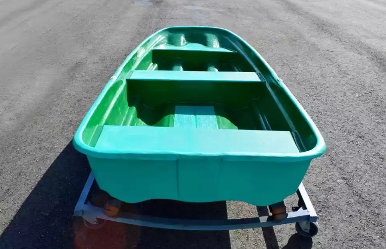 Стеклопластиковая лодка Старт (тримаран) в Волжском