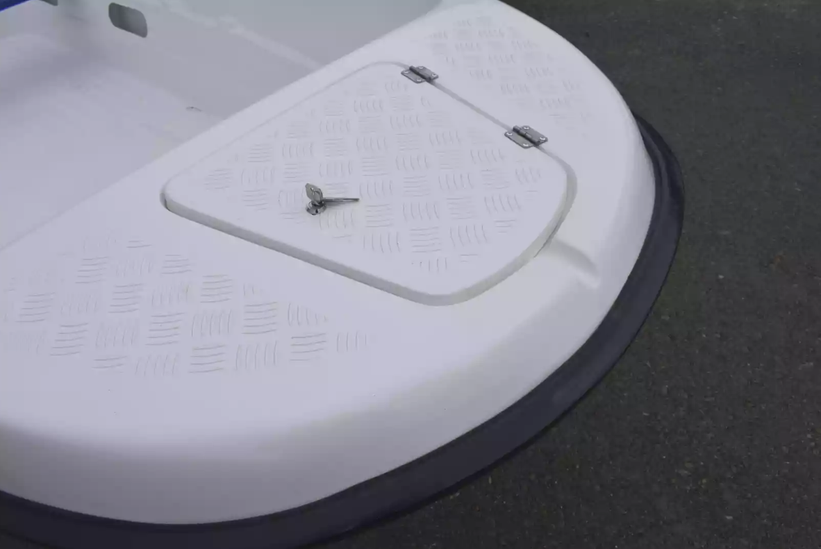 Стеклопластиковая лодка Пингвин New (тримаран) в Волжском