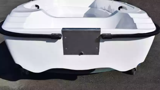 Стеклопластиковая лодка Пингвин (тримаран) в Волжском