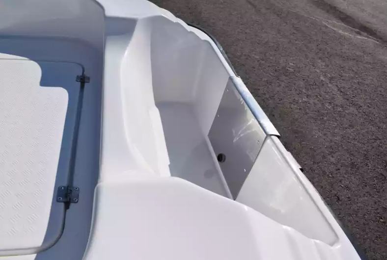 Стеклопластиковая лодка Пингвин (тримаран) в Волжском