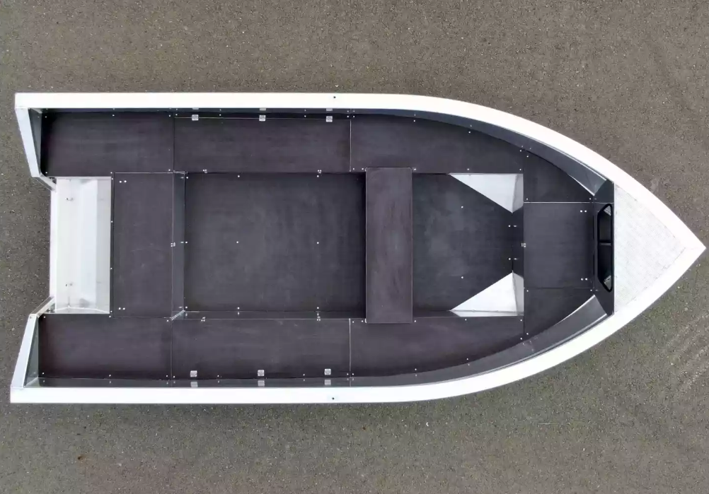 Алюминиевая лодка  Неман-420 в Волжском