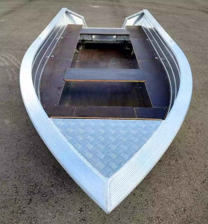 Алюминиевая лодка Неман-400 в Волжском