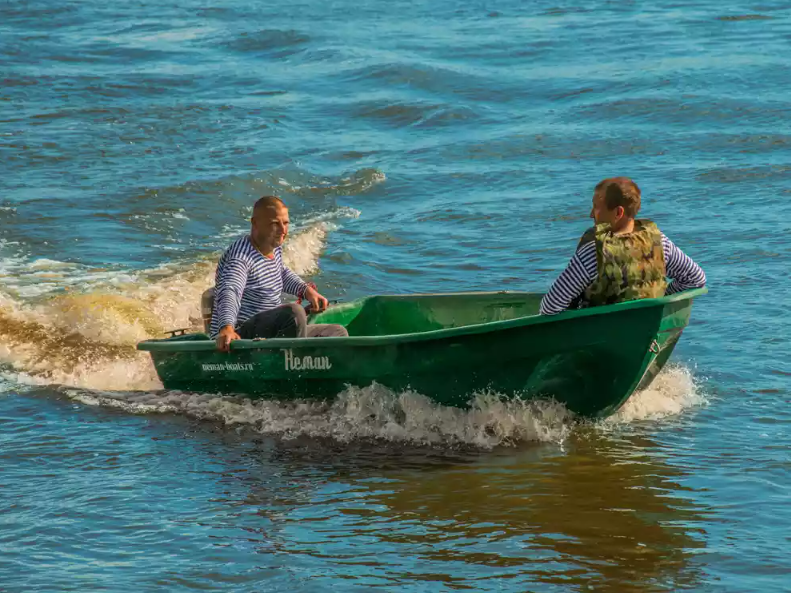 Стеклопластиковая лодка Neman-340 (тримаран) в Волжском