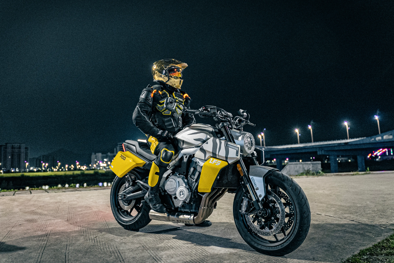 Мотоцикл Benda LFS 700 в Волжском