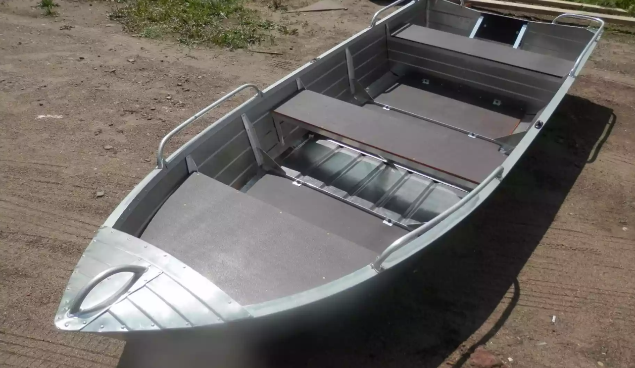 Алюминиевая лодка Вятка-Профи 32 в Волжском