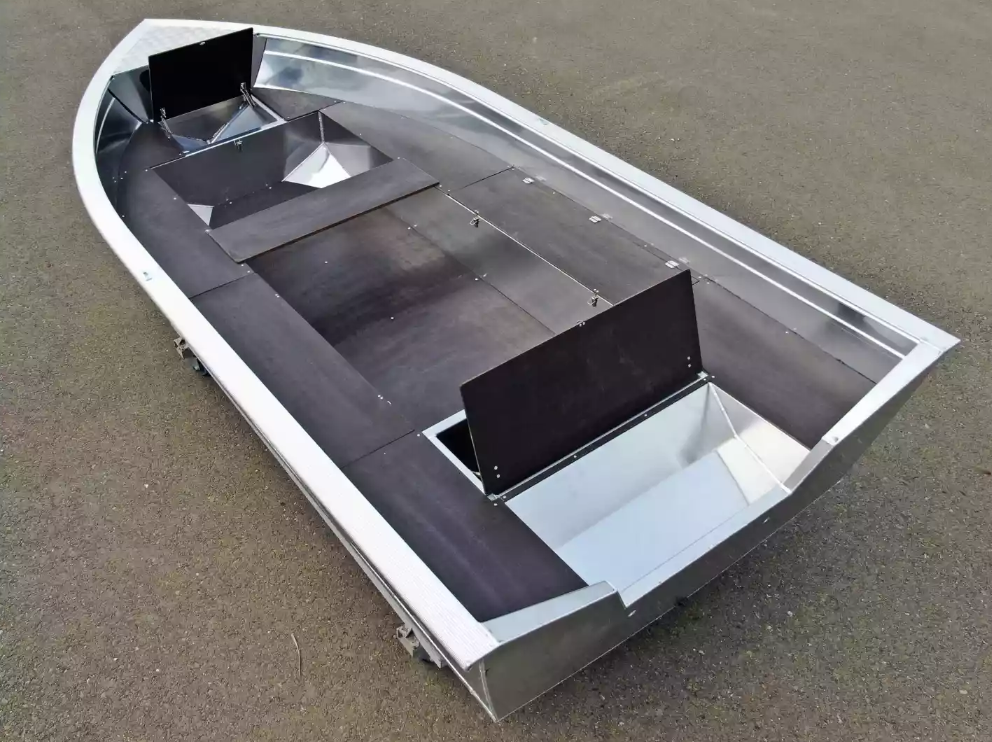 Алюминиевая лодка  Неман-420 в Волжском