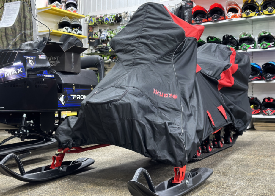 Чехол транспорт. снегохода IKUDZO HUNTER черно-красный Оксфорд ПРЕМИУМ качества с лого IKUDZO в Волжском