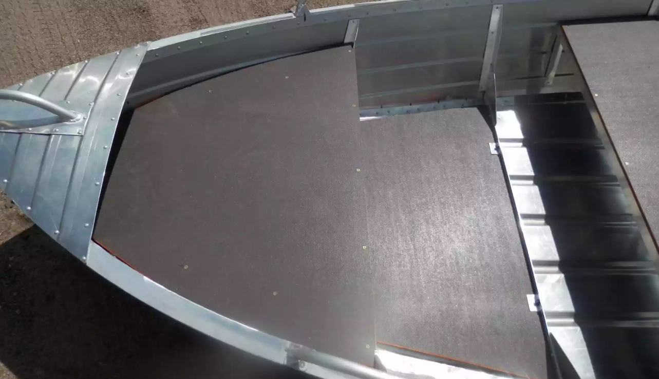 Алюминиевая лодка Вятка-Профи 32 в Волжском