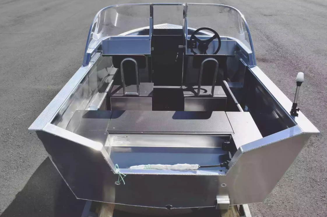 Алюминиевая лодка  Неман-400 DCM в Волжском