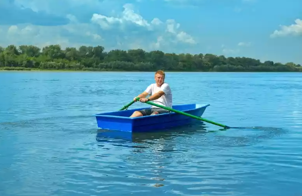 Стеклопластиковая лодка Малютка в Волжском