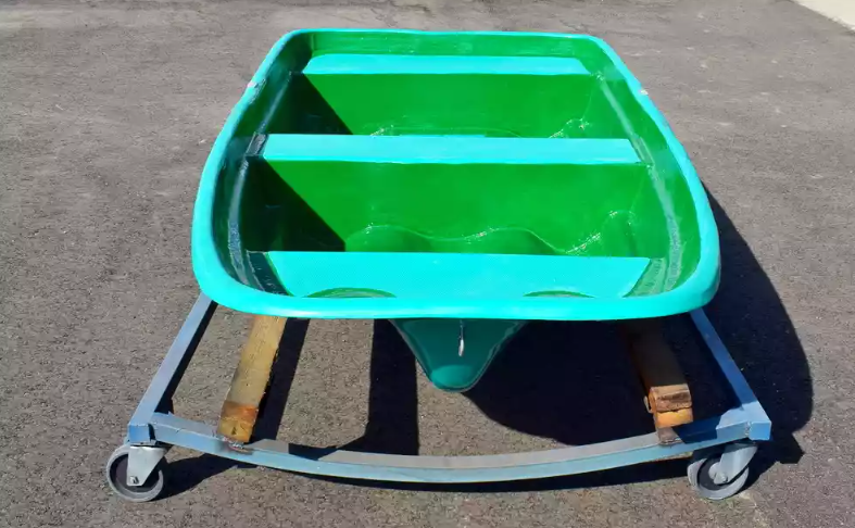 Стеклопластиковая лодка Старт (тримаран) в Волжском