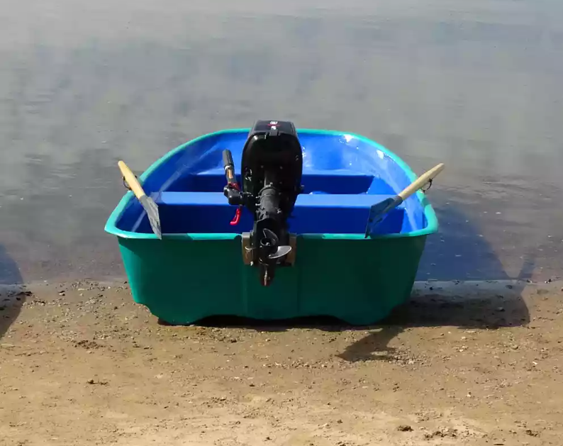 Стеклопластиковая лодка Старт (тримаран) в Волжском