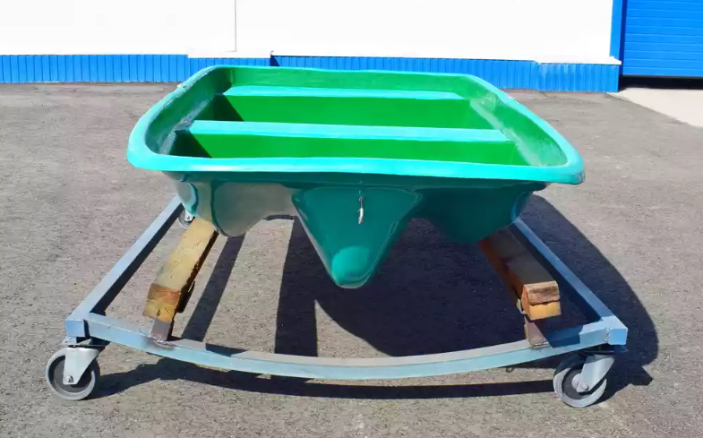 Стеклопластиковая лодка Старт (тримаран) в Волжском