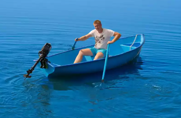 Стеклопластиковая лодка Омуль в Волжском