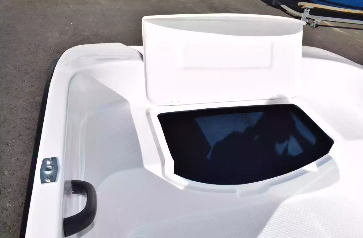 Стеклопластиковая лодка Пингвин (тримаран) в Волжском