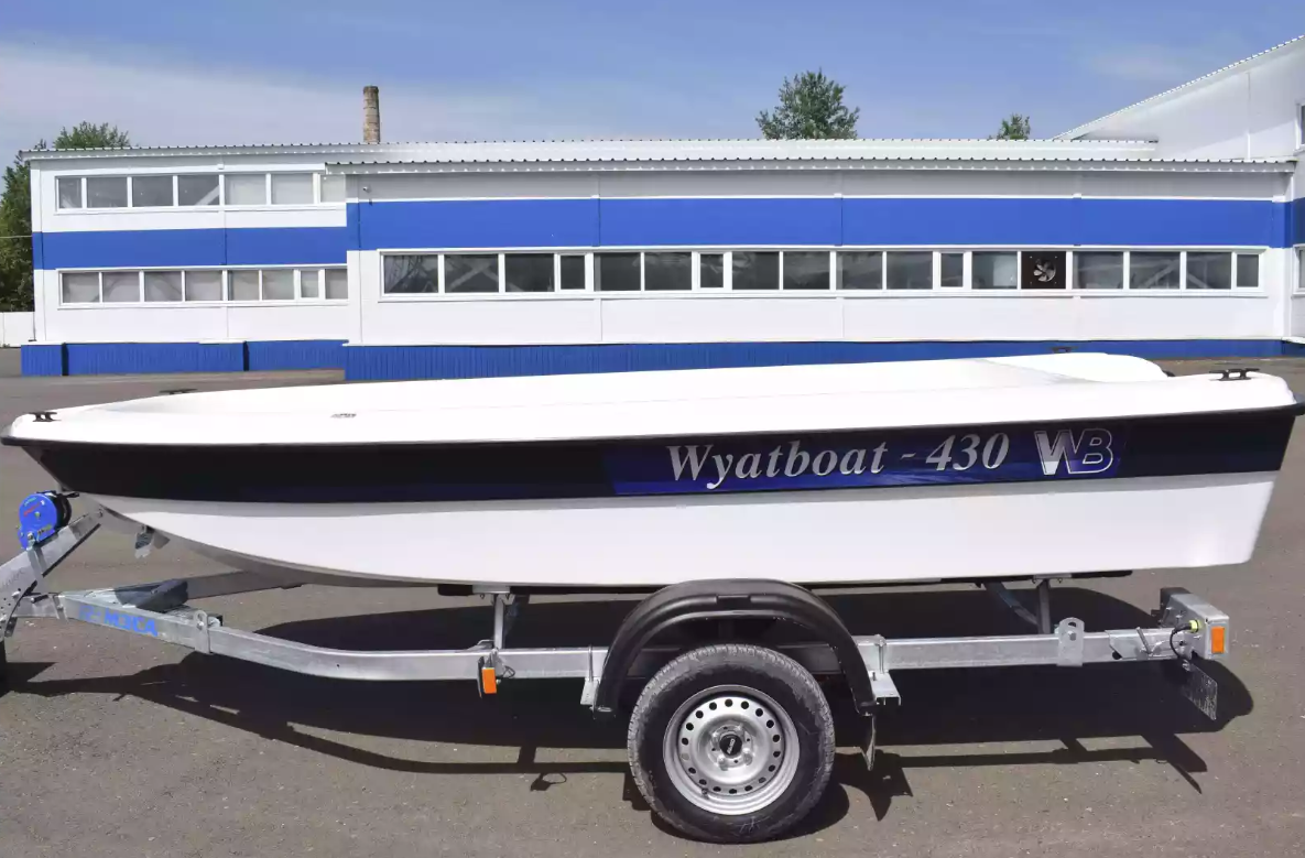 Стеклопластиковая лодка Wyatboat 430 тримаран в Волжском