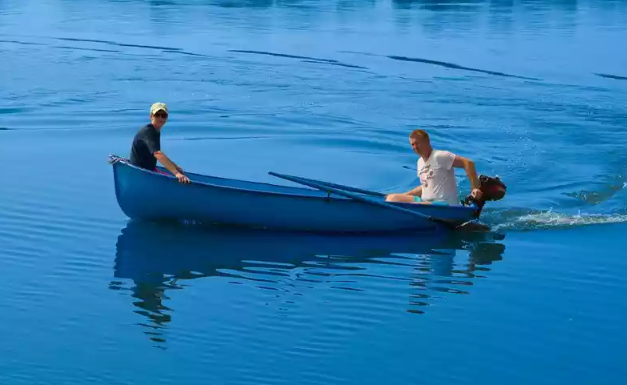 Стеклопластиковая лодка Омуль в Волжском