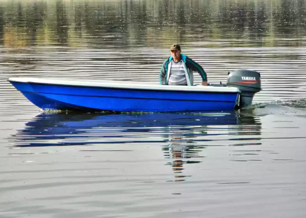 Стеклопластиковая лодка Wyatboat 430 тримаран в Волжском