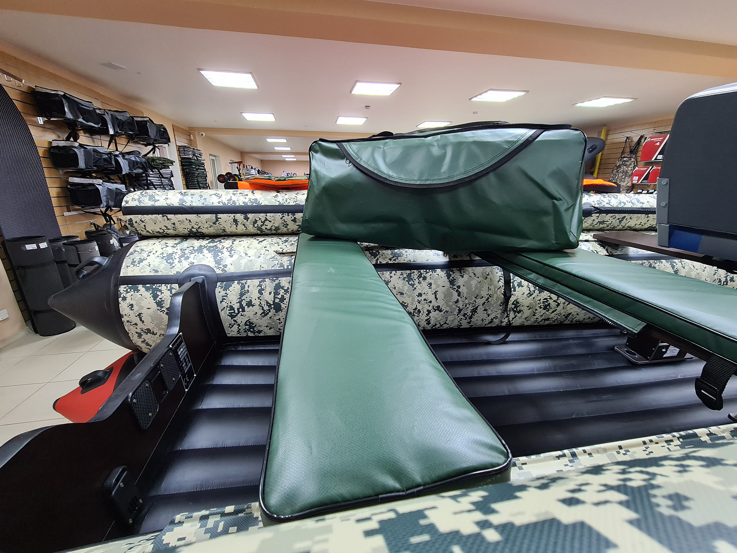 КОМПЛЕКТ МЯГКИХ НАКЛАДОК С СУМКОЙ ДЛЯ ЛОДОК 80Х20 ЗЕЛЕНЫЙ в Волжском