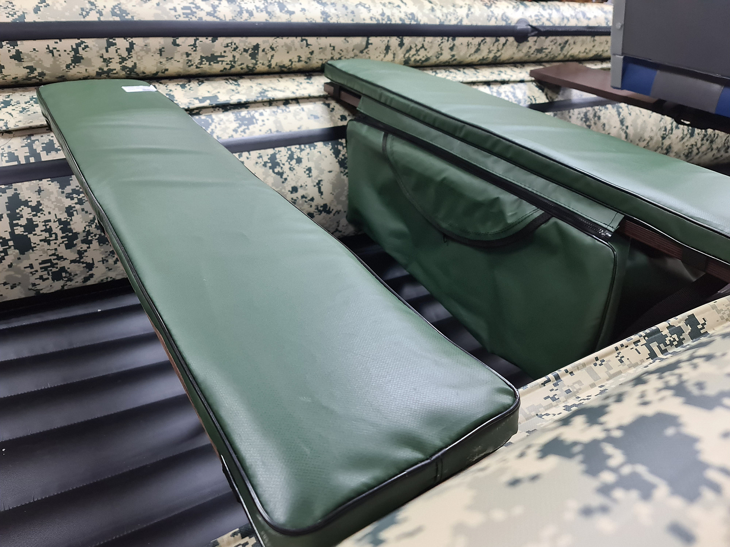 КОМПЛЕКТ МЯГКИХ НАКЛАДОК С СУМКОЙ ДЛЯ ЛОДОК 80Х20 ЗЕЛЕНЫЙ в Волжском