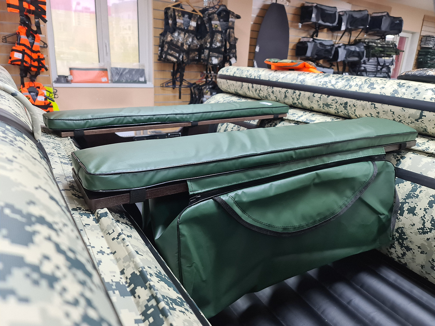 КОМПЛЕКТ МЯГКИХ НАКЛАДОК С СУМКОЙ ДЛЯ ЛОДОК 80Х20 ЗЕЛЕНЫЙ в Волжском