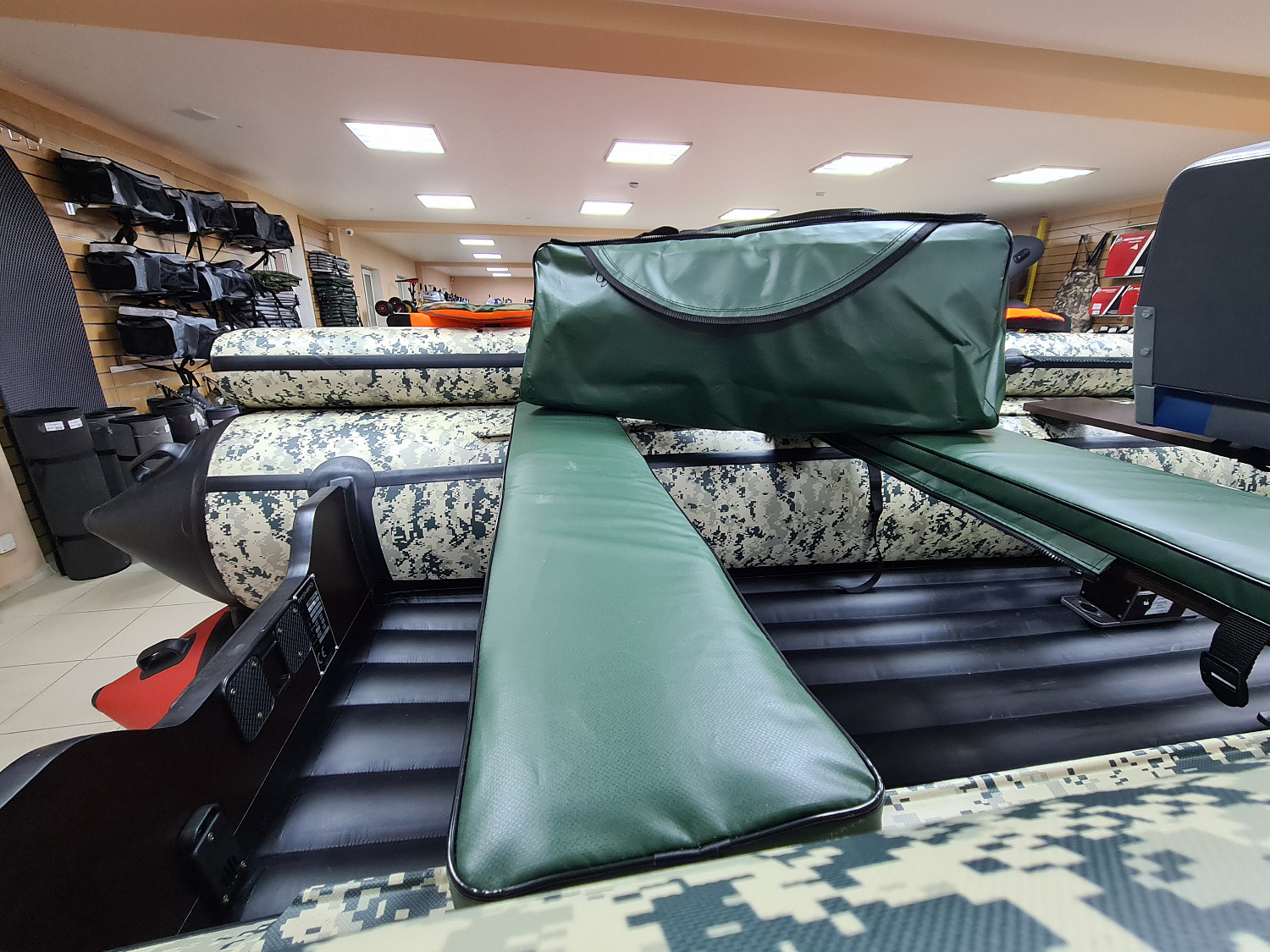 КОМПЛЕКТ МЯГКИХ НАКЛАДОК С СУМКОЙ ДЛЯ ЛОДОК 80Х20 ЗЕЛЕНЫЙ в Волжском